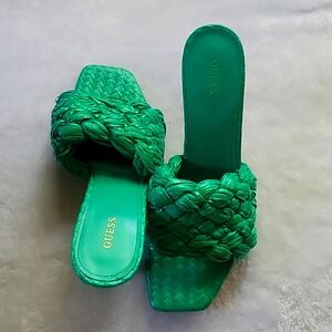 Guess green stilettos 3 1/2 inch heel with basket weave design size 11